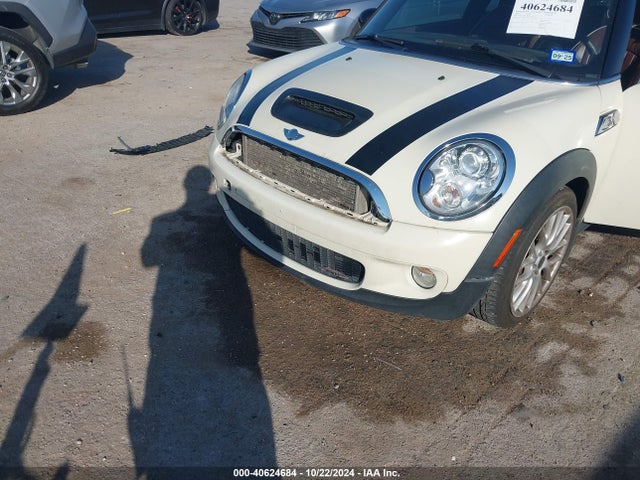 2009 MINI JOHN COOPER WORKS CLUBMAN WMWMM935X9TF99227 Photo 5