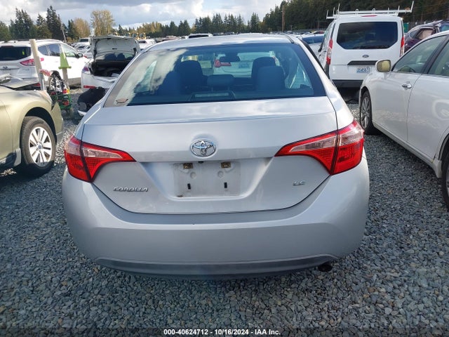Toyota COROLLA LE 2018 5YFBURHE7JP755929 Image 16