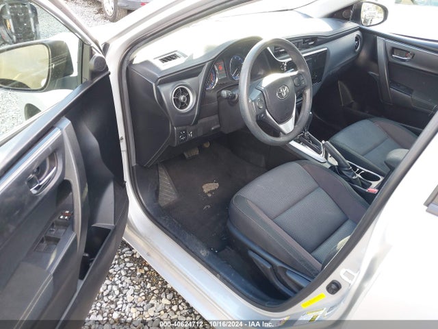 Toyota COROLLA LE 2018 5YFBURHE7JP755929 Image 5