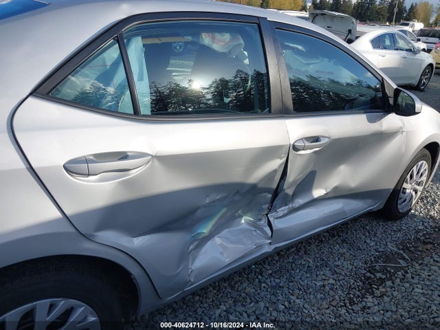 Toyota COROLLA LE 2018 5YFBURHE7JP755929 Image 6