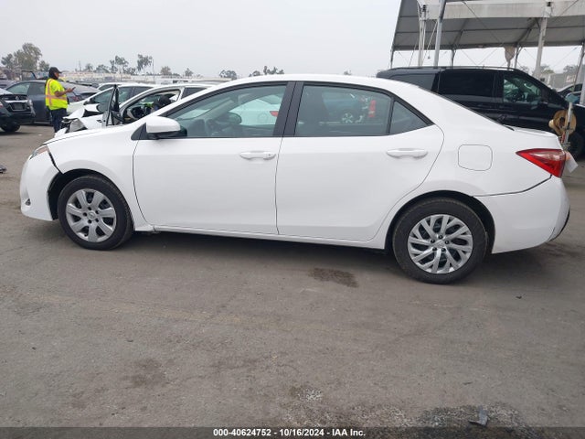 Toyota COROLLA LE 2019 5YFBURHE9KP933079 Image 14