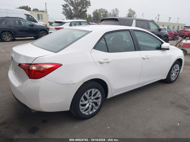 Toyota COROLLA LE 2019 5YFBURHE9KP933079 Image 4