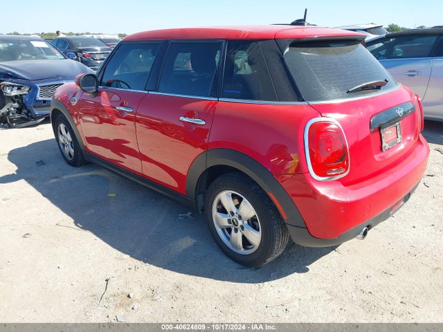 2020 MINI COOPER HARDTOP WMWXU7C04L2L56111 Photo 2
