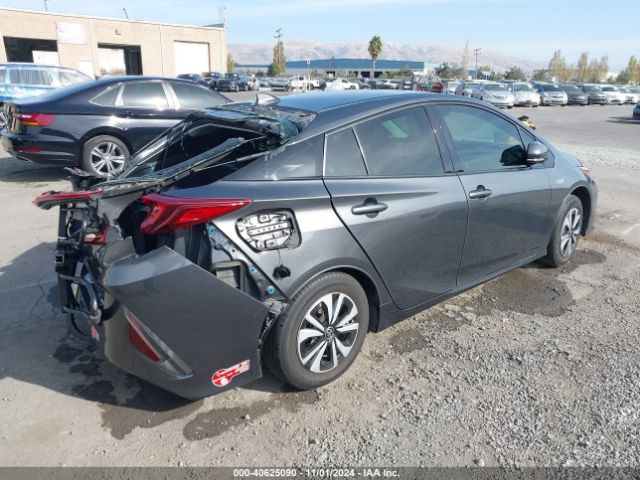 JTDKARFP8H3053098 Toyota Prius Prime Premium
