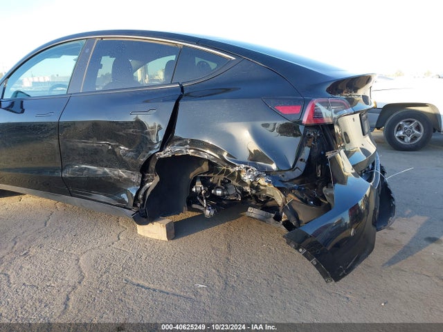 2021 TESLA MODEL Y 5YJYGDEE4MF299459 Photo 5