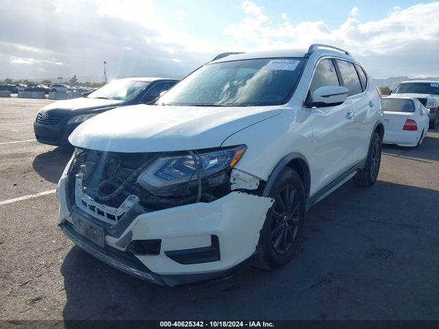 Nissan ROGUE SV 2017 KNMAT2MV8HP514405 Image 2
