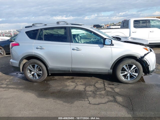 Toyota Rav4 Xle 2017 2T3WFREV2HW319179 Image 13