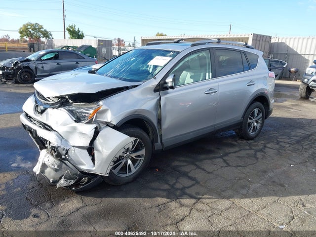 Toyota Rav4 Xle 2017 2T3WFREV2HW319179 Image 2