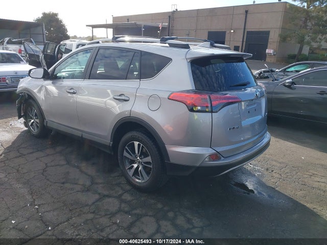 Toyota Rav4 Xle 2017 2T3WFREV2HW319179 Image 3