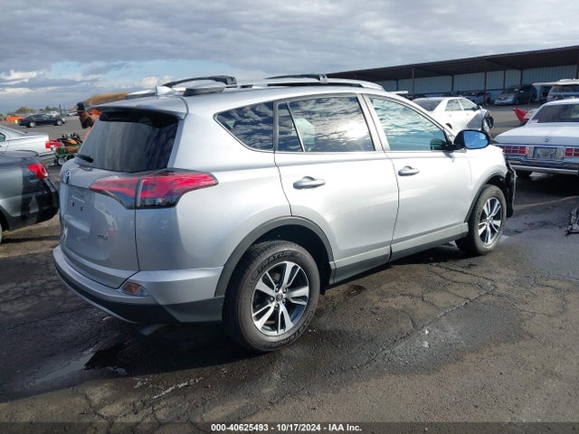 Toyota Rav4 Xle 2017 2T3WFREV2HW319179 Image 4