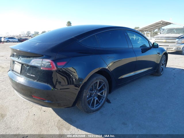 2022 TESLA MODEL 3 5YJ3E1EB9NF143293 Photo 3