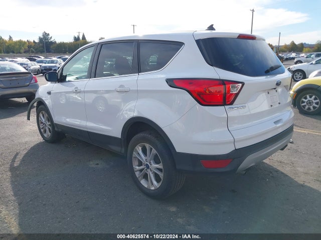 Ford ESCAPE SE 2019 1FMCU0GD6KUB82014 Image 3