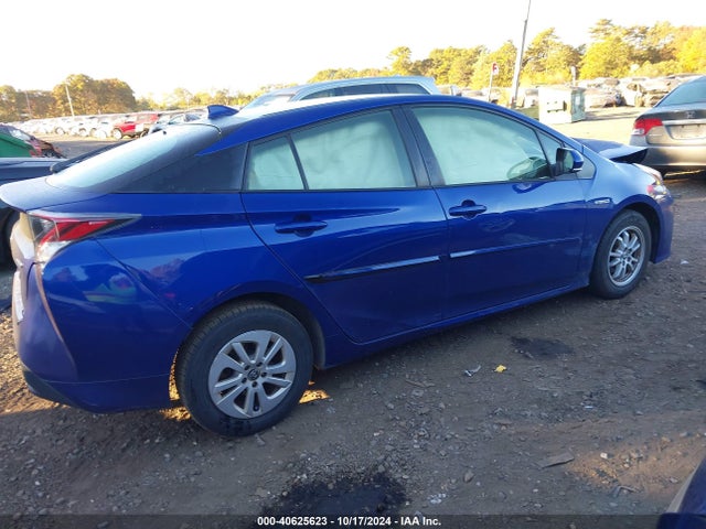 Toyota Prius Two 2016 JTDKBRFU0G3512450 Image 13