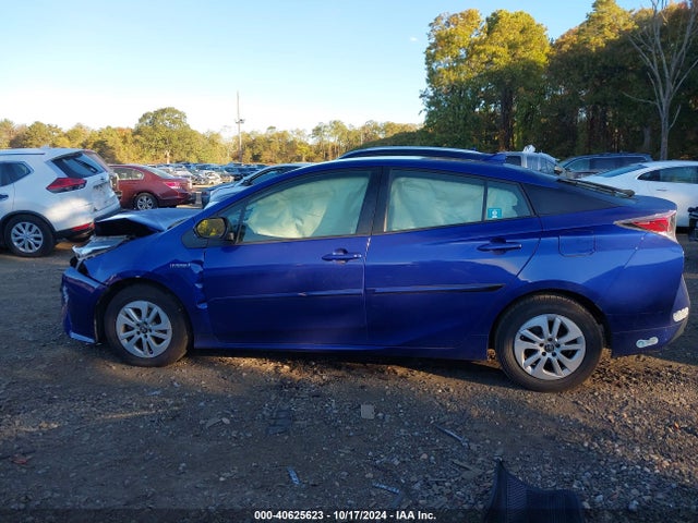 Toyota Prius Two 2016 JTDKBRFU0G3512450 Image 14