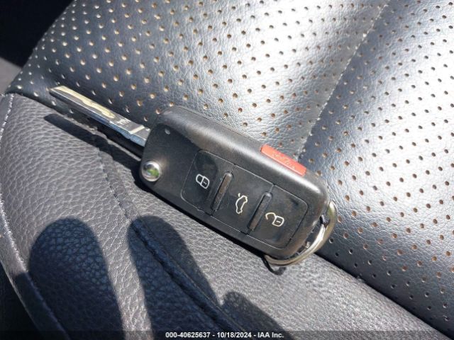 WVGAV7AX4FW597973 Volkswagen TIGUAN SE