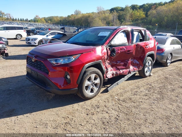 Toyota Rav4 Xle 2019 JTMP1RFV9KD516016 Image 2