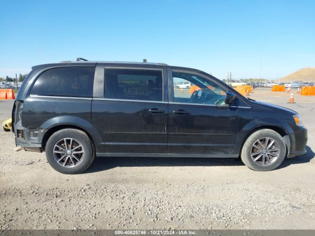 2C4RDGCG2HR813323 Dodge Grand Caravan Sxt