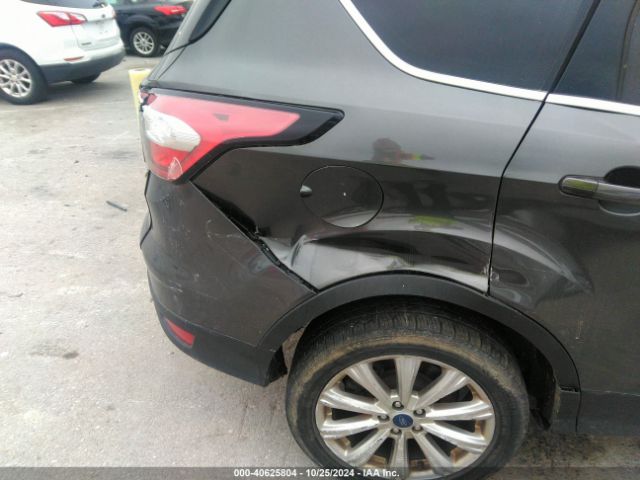 1FMCU9JD0HUD72607 Ford Escape Titanium