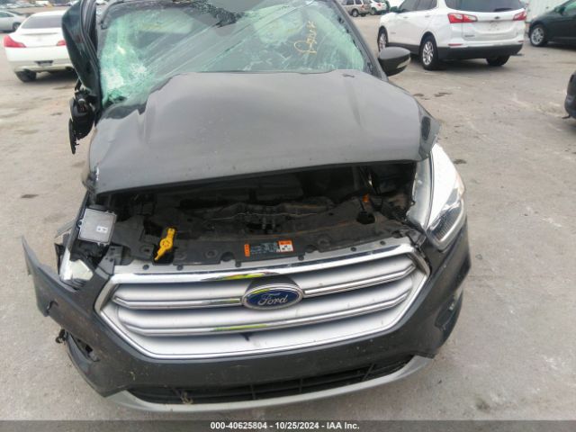 1FMCU9JD0HUD72607 Ford Escape Titanium