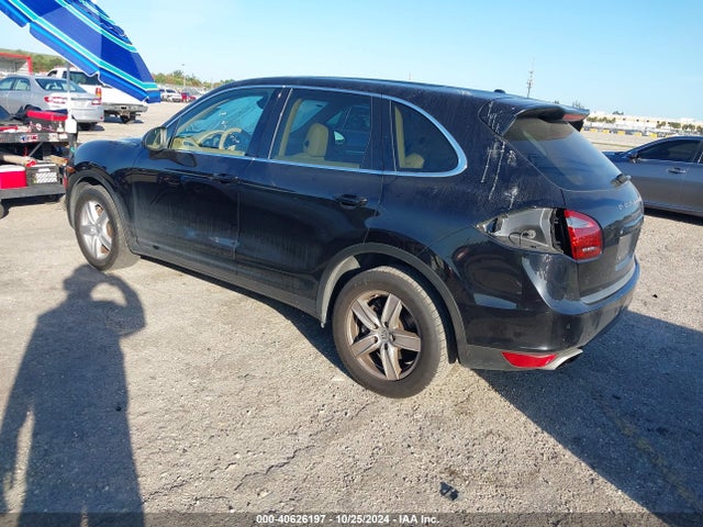 2011 PORSCHE CAYENNE WP1AB2A27BLA52283 Photo 2