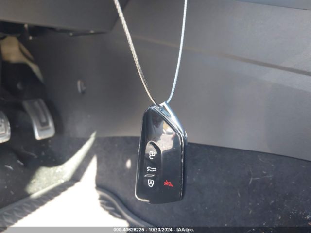 2022 VOLKSWAGEN GOLF R WVWFB7CD5NW170449 Photo 10