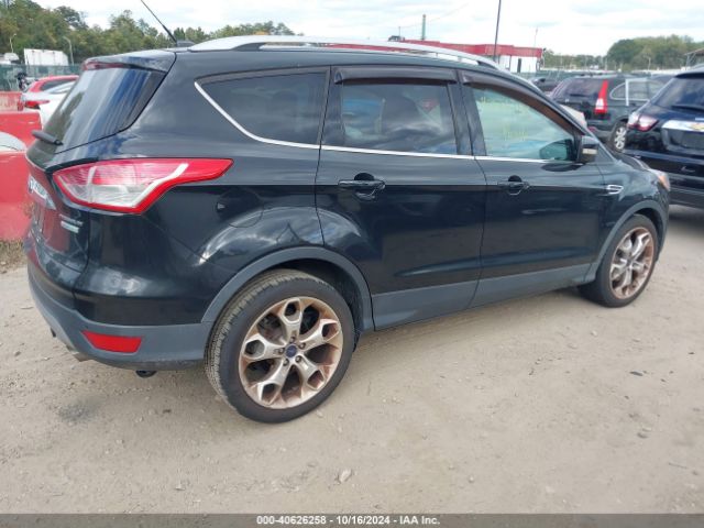 1FMCU0JX0FUC73563 Ford Escape Titanium