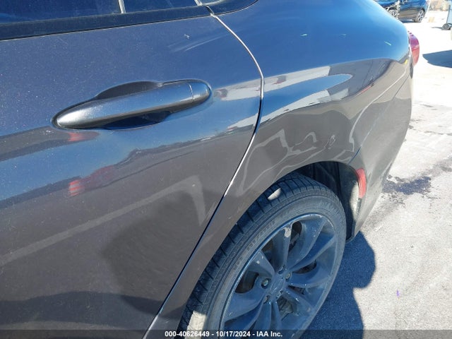 Chrysler 200 S 2015 1C3CCCBB2FN727001 Image 18