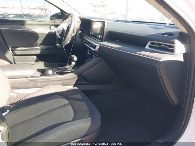 5XXG14J2XNG126858 KIA K5 LXS