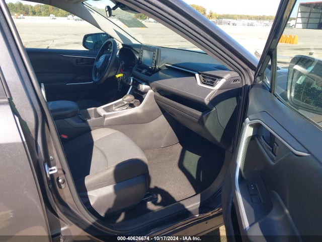 Toyota RAV4 LE 2022 2T3H1RFV0NW208230 Image 5