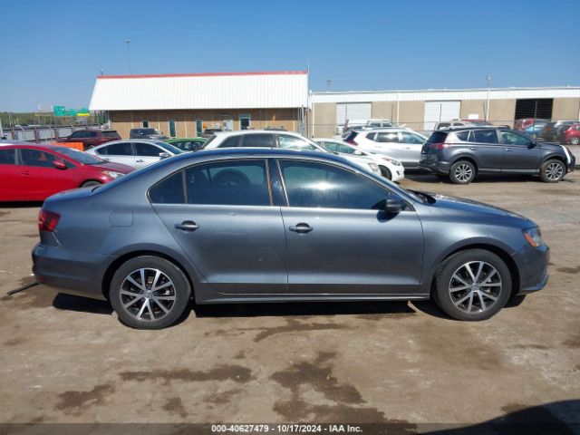 3VWDB7AJ8JM233261 Volkswagen Jetta 1.4t Se/1.4t Wolfsburg Edition