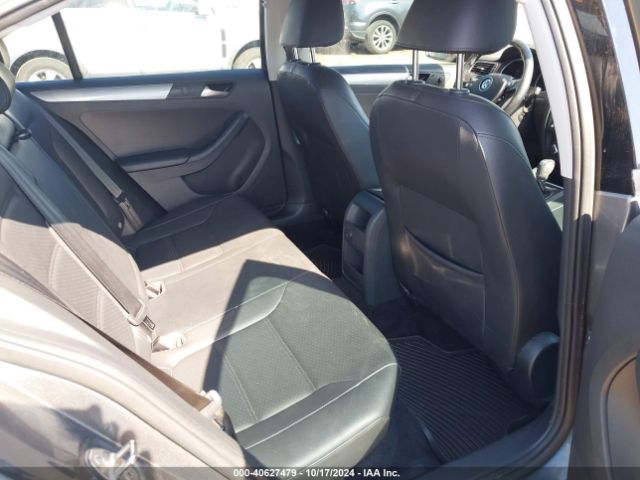 3VWDB7AJ8JM233261 Volkswagen Jetta 1.4t Se/1.4t Wolfsburg Edition