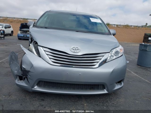 5TDKK3DC2FS638989 Toyota Sienna Le 8 Passenger