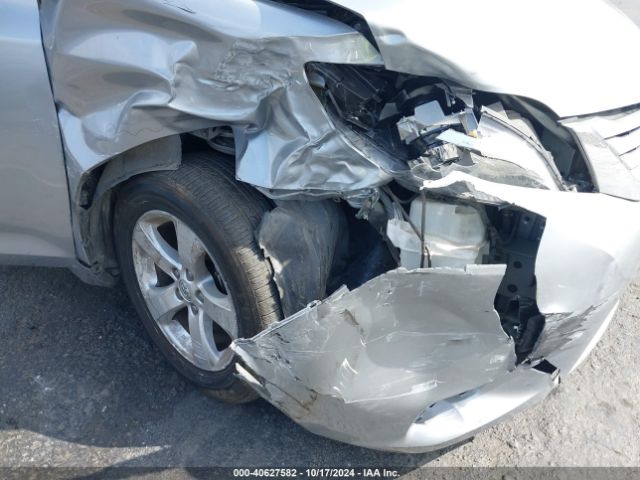 5TDKK3DC2FS638989 Toyota Sienna Le 8 Passenger