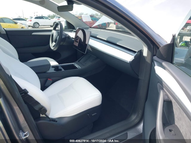 2024 TESLA MODEL Y 7SAYGDEF6RA293470 Photo 4