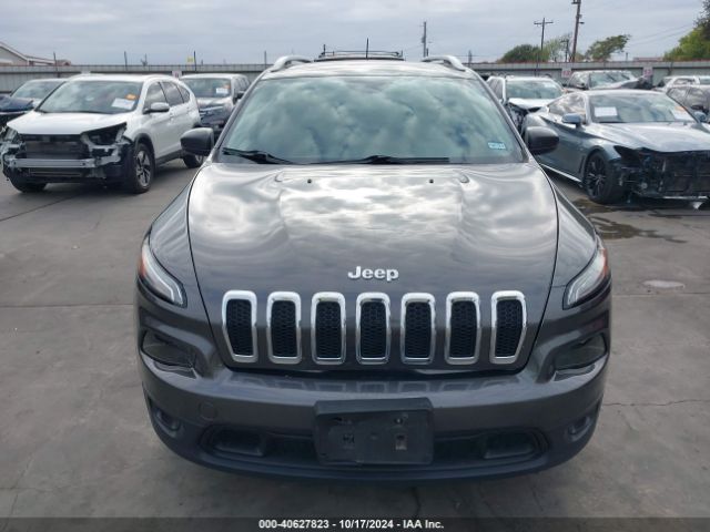 1C4PJLCB6HW668100 Jeep Cherokee Latitude Fwd