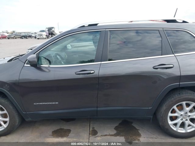 1C4PJLCB6HW668100 Jeep Cherokee Latitude Fwd