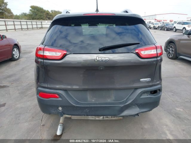 1C4PJLCB6HW668100 Jeep Cherokee Latitude Fwd