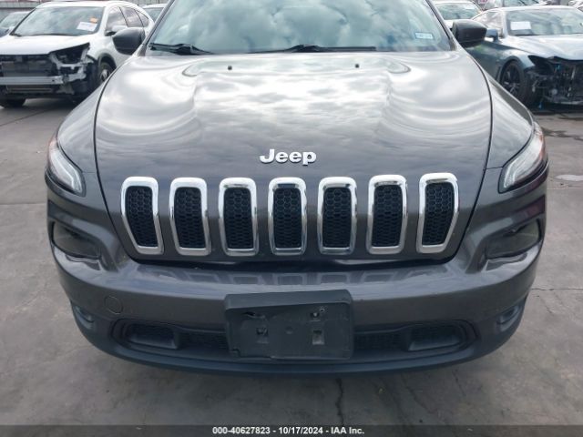 1C4PJLCB6HW668100 Jeep Cherokee Latitude Fwd