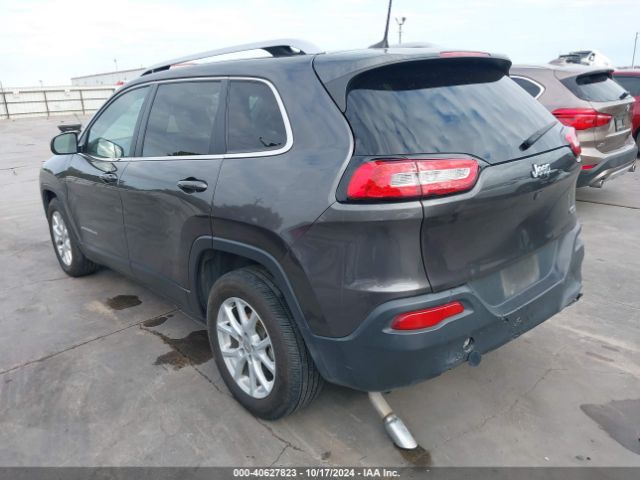1C4PJLCB6HW668100 Jeep Cherokee Latitude Fwd