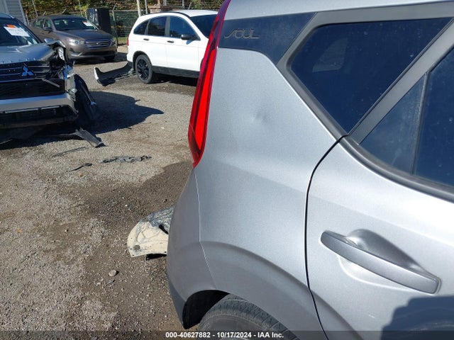 KIA SOUL LX 2022 KNDJ23AU8N7816535 Image 18