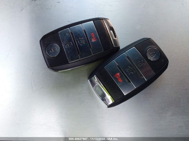 5XYPK4A52HG311171 KIA Sorento 3.3l Sxl