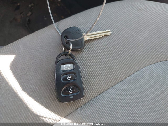 Hyundai ELANTRA SE 2017 5NPD74LFXHH135148 Image 11