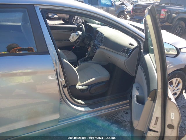 Hyundai ELANTRA SE 2017 5NPD74LFXHH135148 Image 5