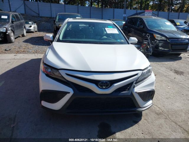 4T1G11BK9NU056000 Toyota Camry Se Awd