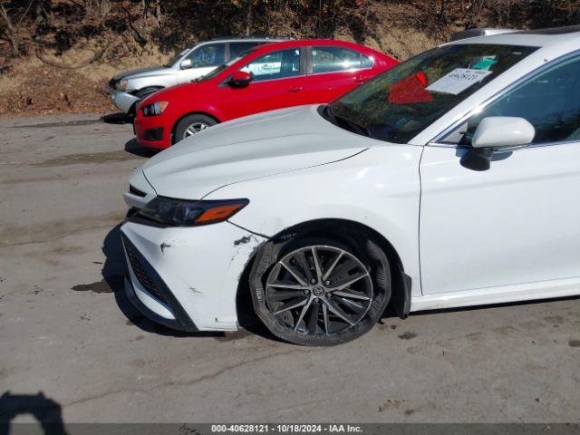 4T1G11BK9NU056000 Toyota Camry Se Awd