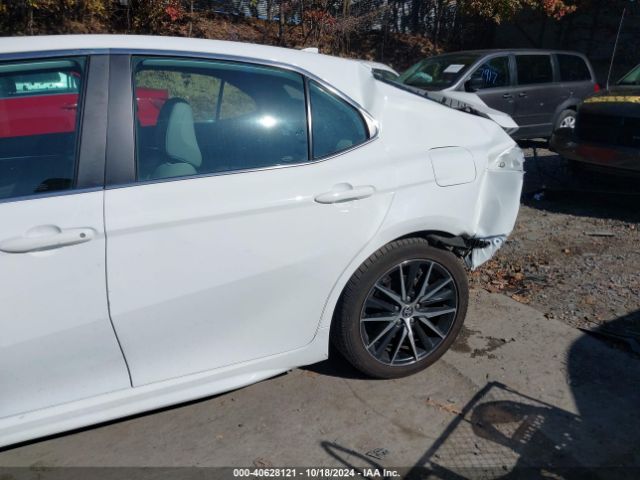 4T1G11BK9NU056000 Toyota Camry Se Awd