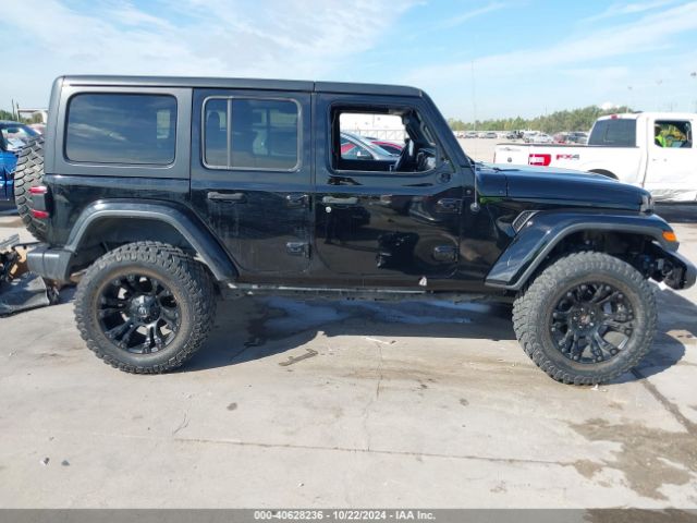 1C4HJXEG5JW139148 Jeep Wrangler Unlimited Sahara 4x4