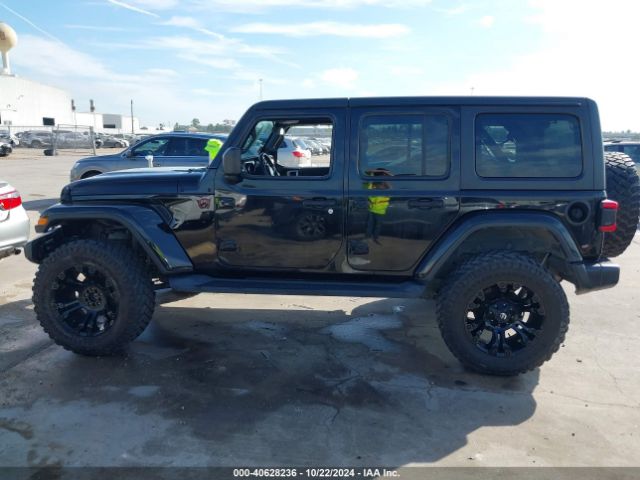 1C4HJXEG5JW139148 Jeep Wrangler Unlimited Sahara 4x4