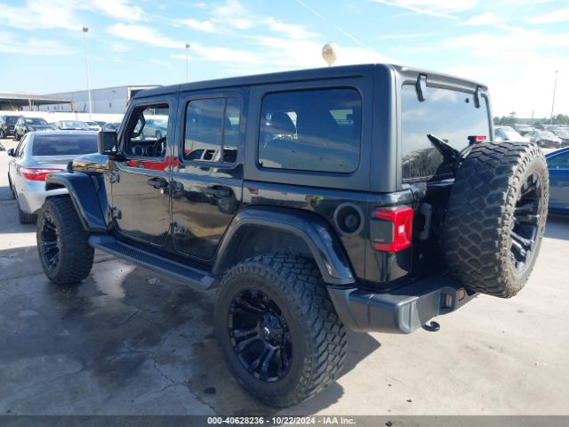 1C4HJXEG5JW139148 Jeep Wrangler Unlimited Sahara 4x4