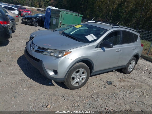 Toyota RAV4 LE 2014 JTMZFREV9EJ021395 Image 2